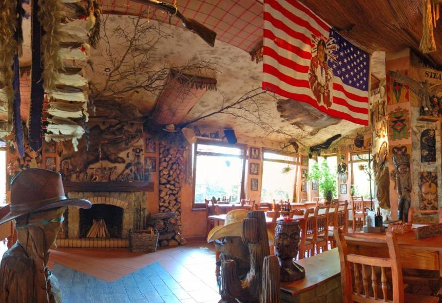Restaurant A Penzion Steak Station Παρντούμπιτσε Εξωτερικό φωτογραφία