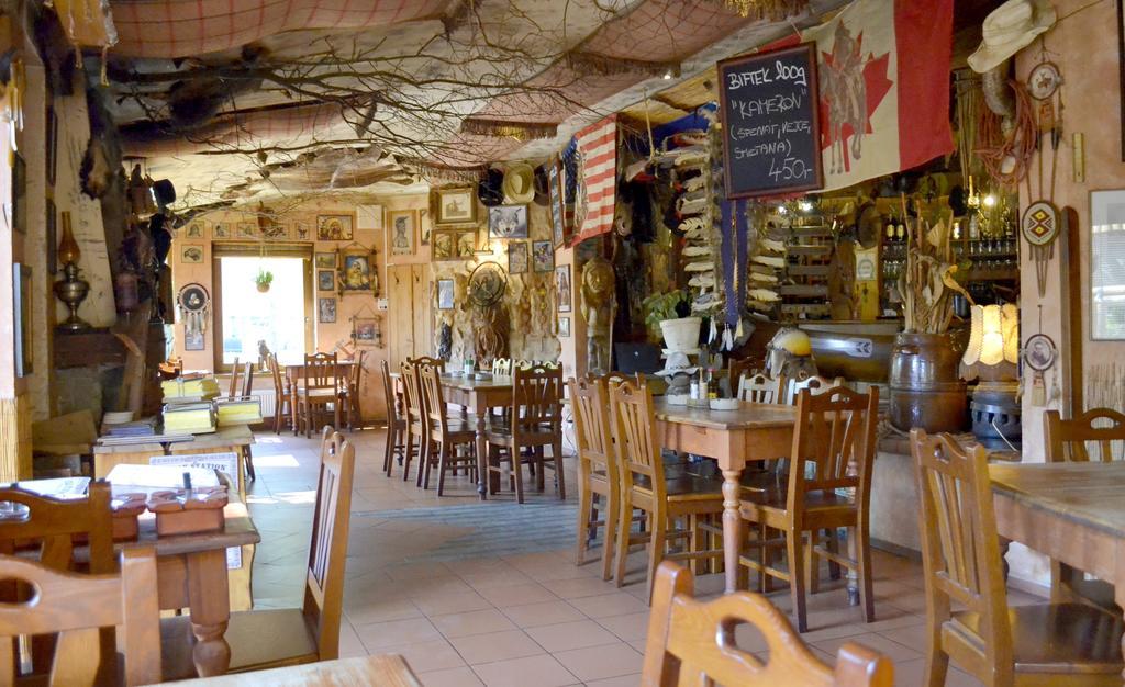 Restaurant A Penzion Steak Station Παρντούμπιτσε Εξωτερικό φωτογραφία