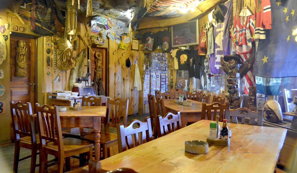 Restaurant A Penzion Steak Station Παρντούμπιτσε Εξωτερικό φωτογραφία
