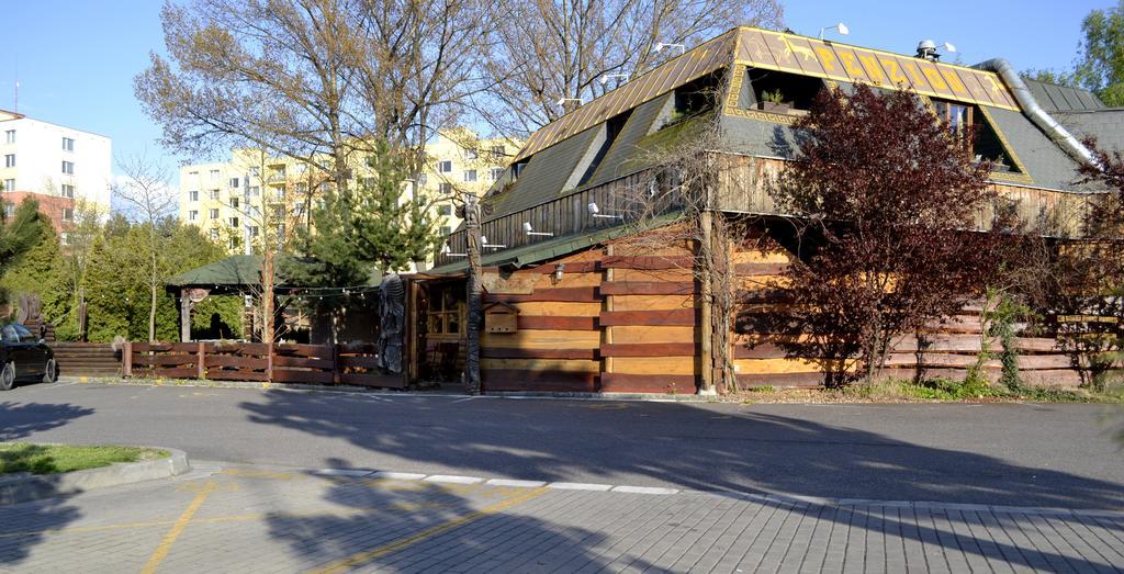 Restaurant A Penzion Steak Station Παρντούμπιτσε Εξωτερικό φωτογραφία
